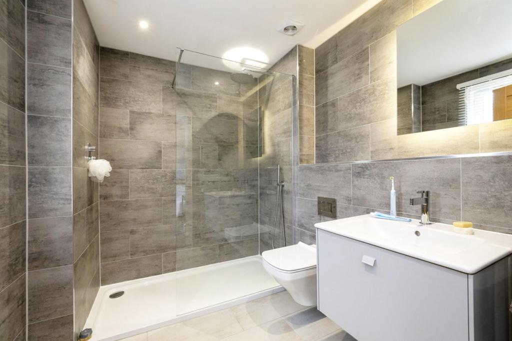 En-suite Two