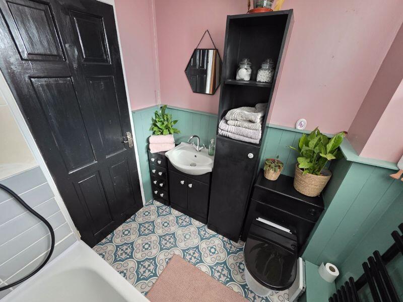 Bathroom Additional Image