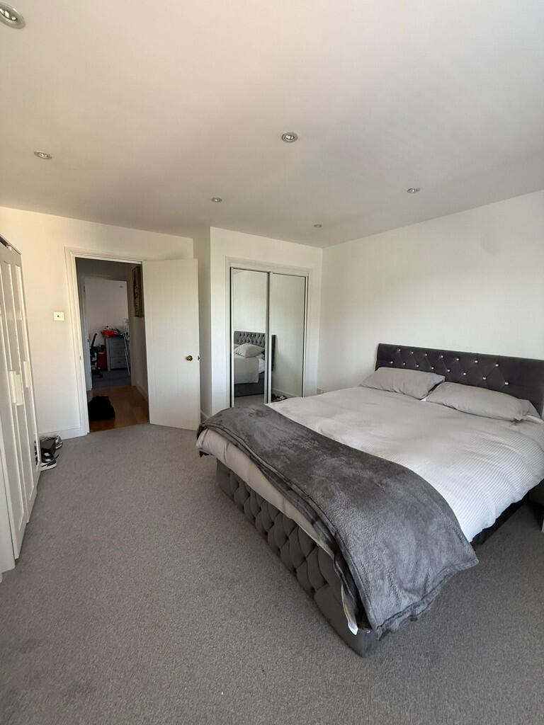 cb6d6d2b-e68b-44a...