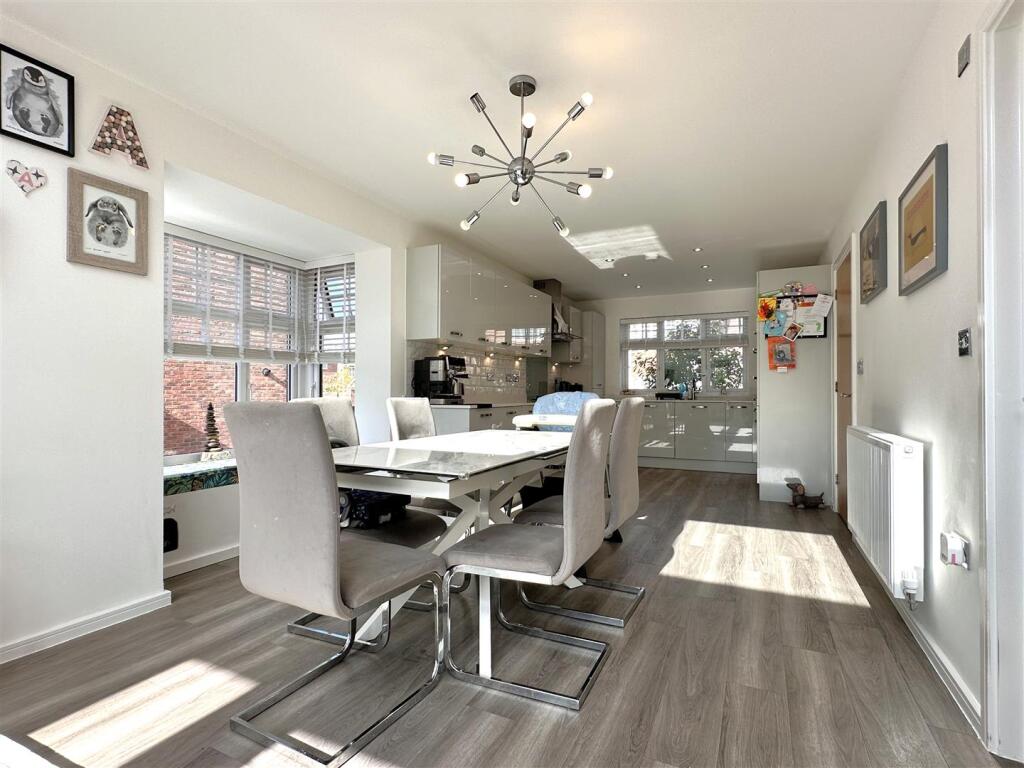 Open-Plan Dining Kitchen 468