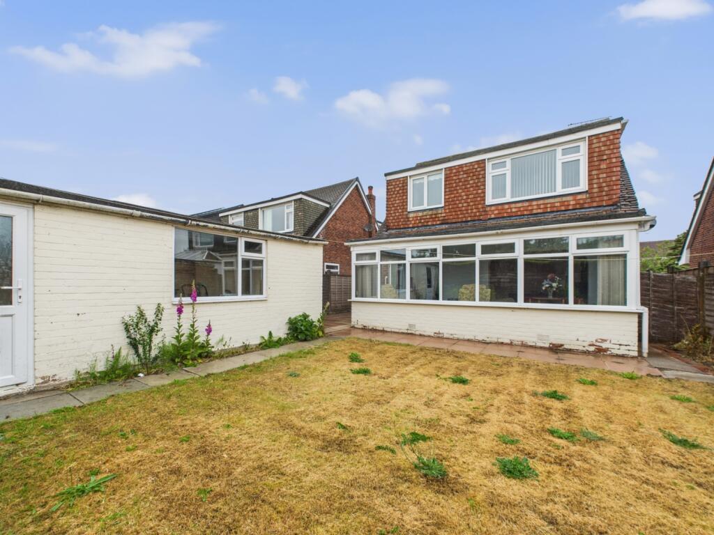 CAM02386G0-PR0131-STILL020