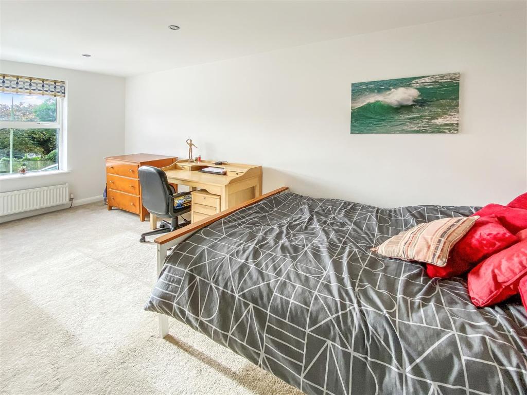 bed 2 pic c1.jpg
