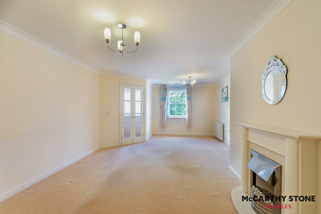 8610103-interior12-800.JPG