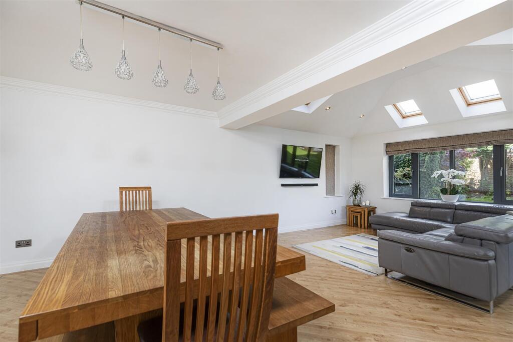 Bramleys Estate Agents - Crow Lees Gardens (10).jp