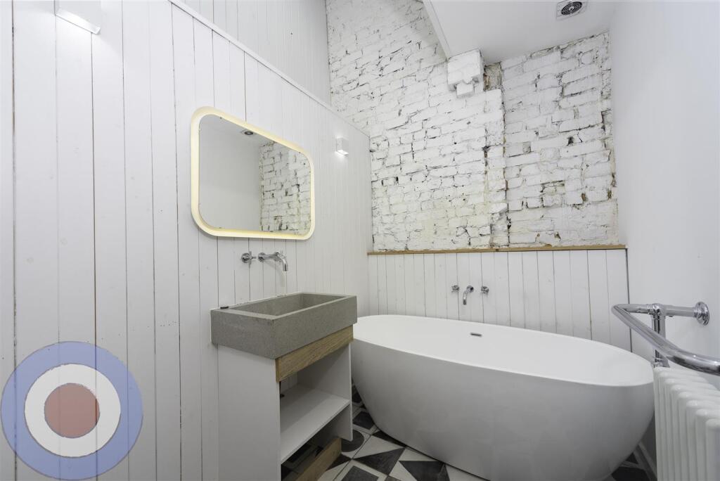 bathroom-Edit.jpg