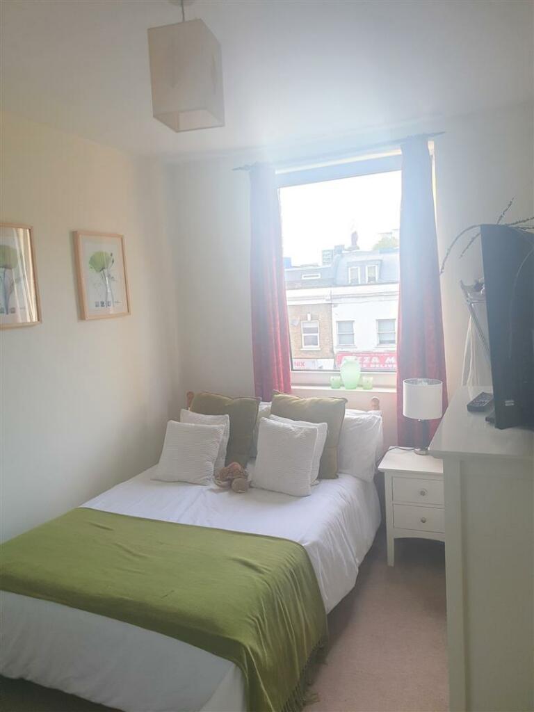 209 Bedroom 2.jpg