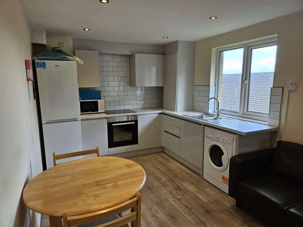 20_Roebuck_Road