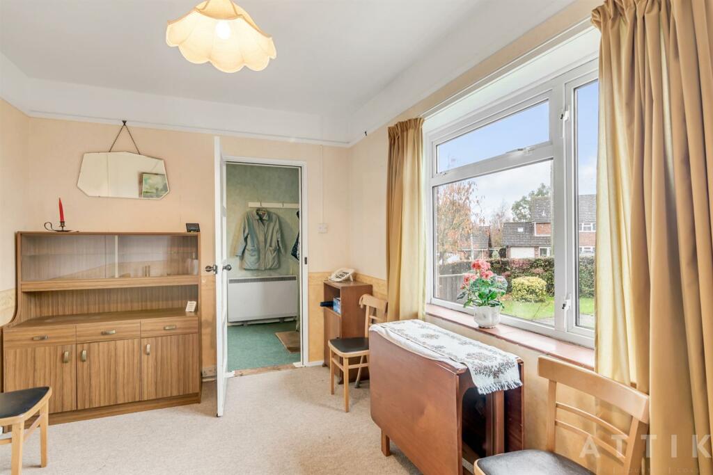 40 The Avenue Halesworth IP19 8JB (2).jpg