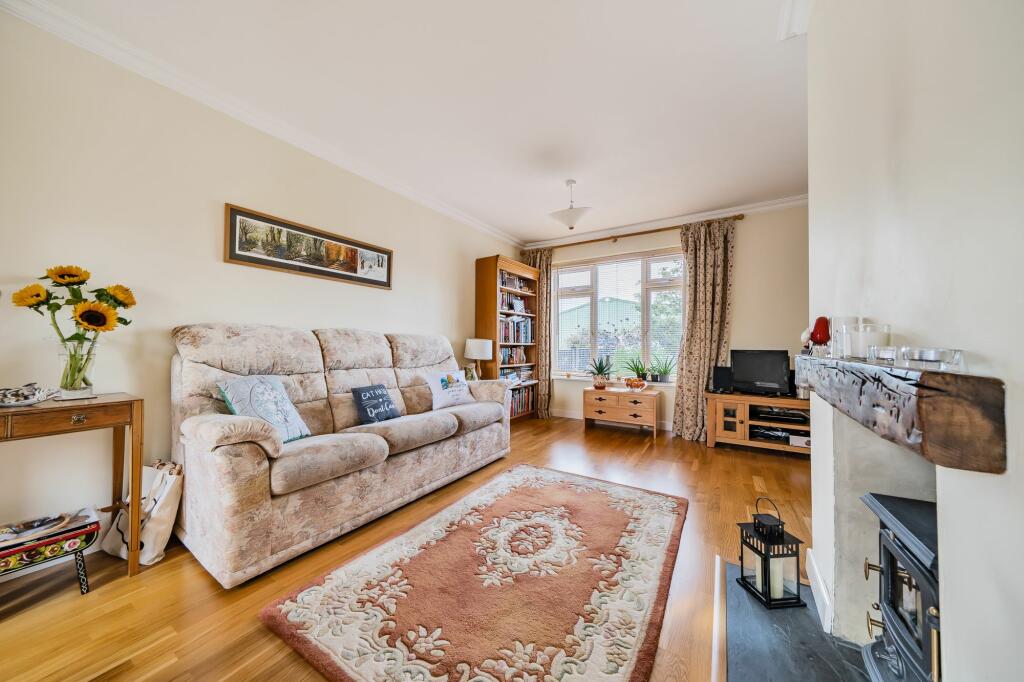 Living Room/Dining Room (3)