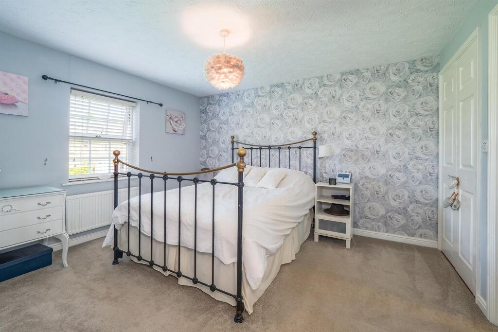 22 St Peters Way-33.jpg