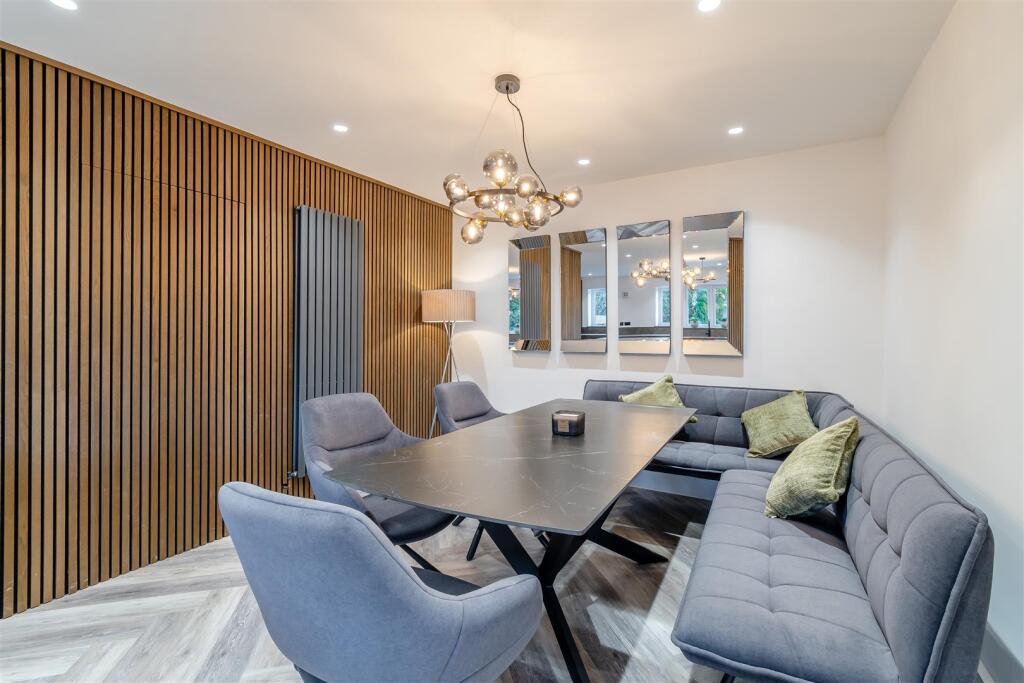 8628166-interior16.jpg