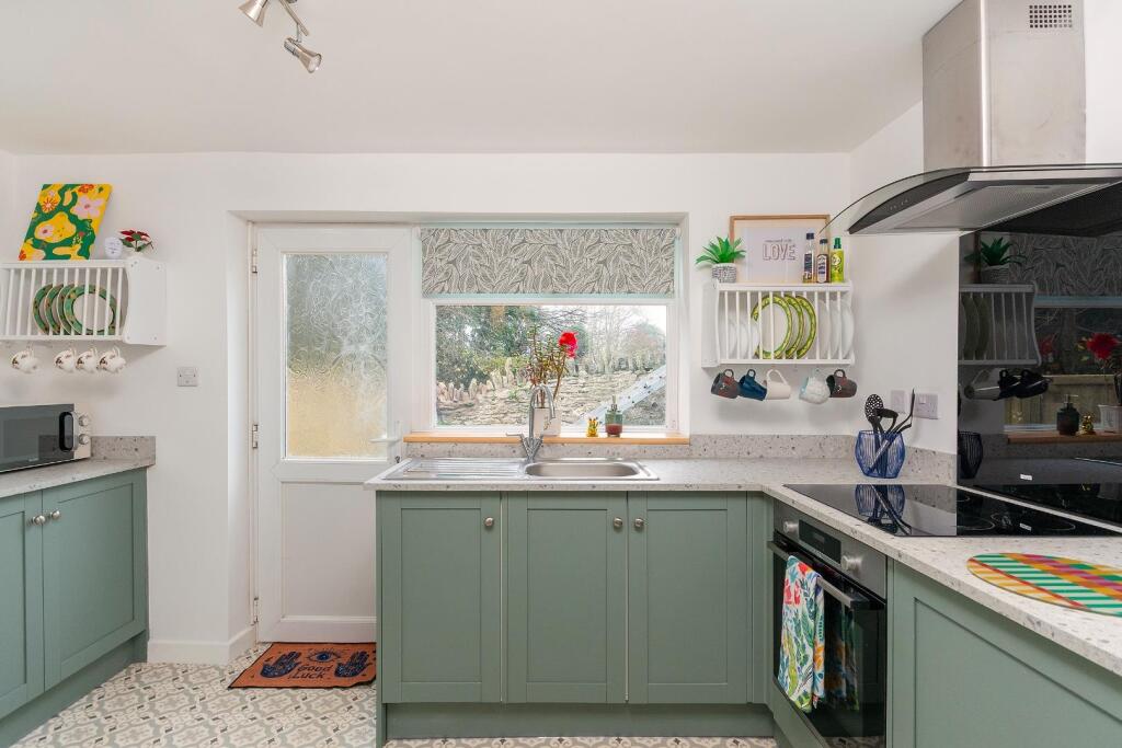 8G4ASEV - Kitchen D.jpg