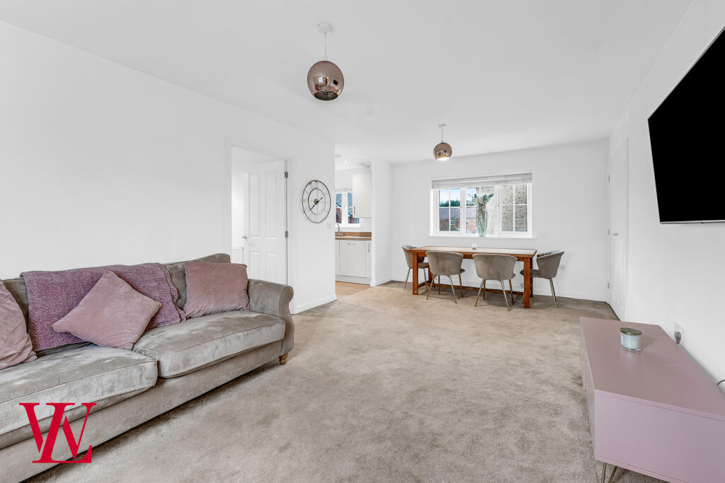 Lounge/Dining Area