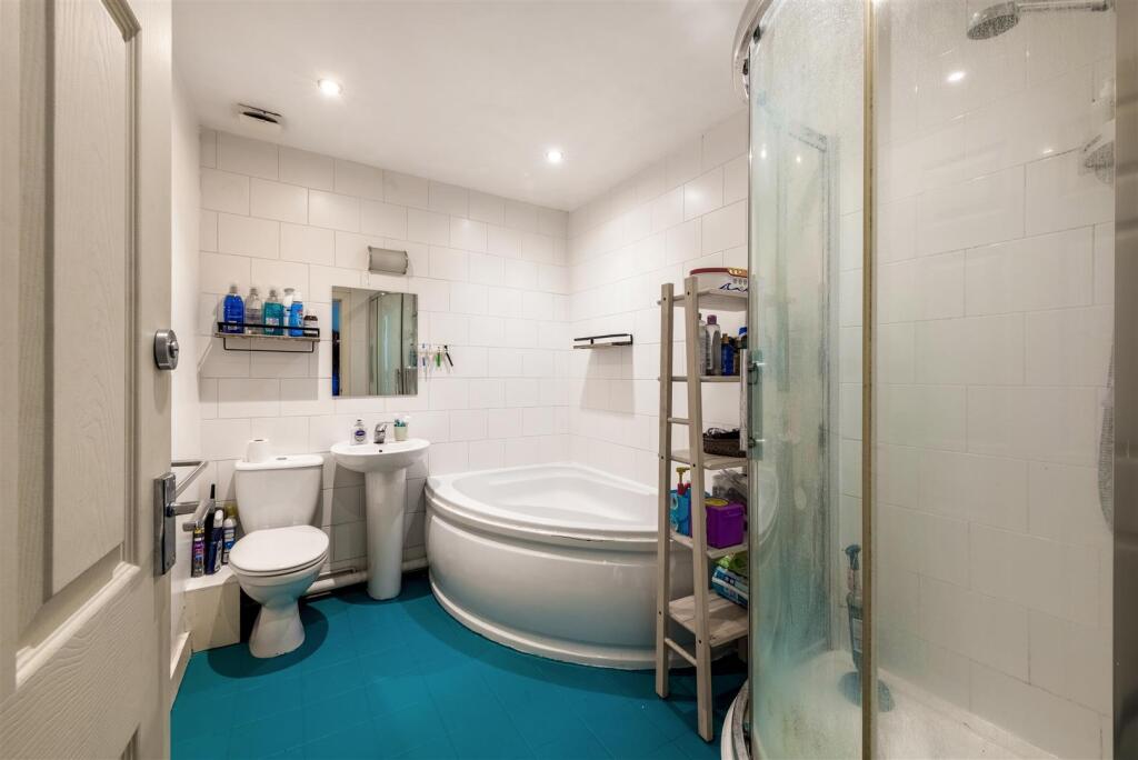 Flat 1, 3 Silwood Terrace7.jpg