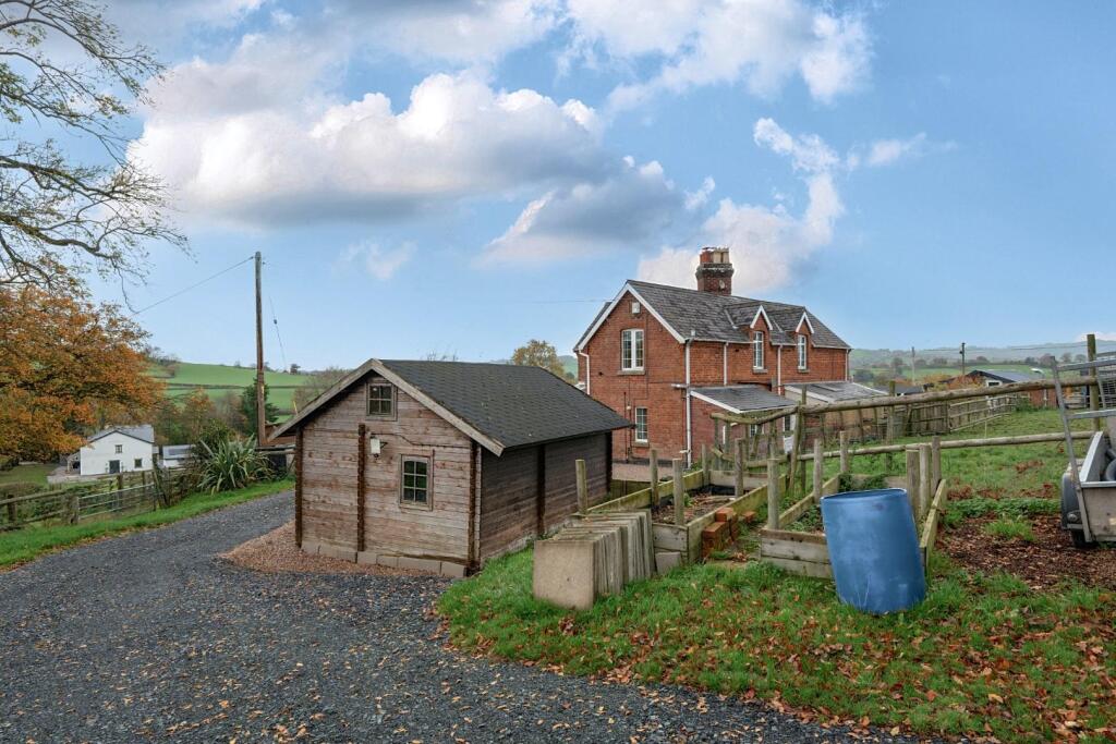 Property with log cabin.jpg