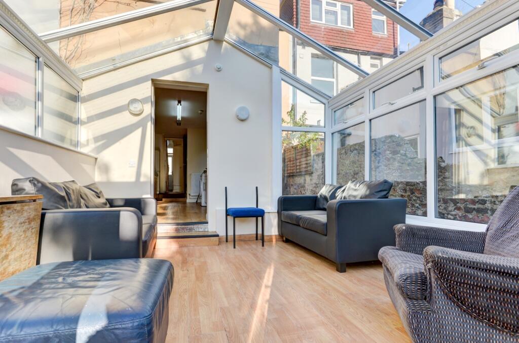 LOUNGE (2)
