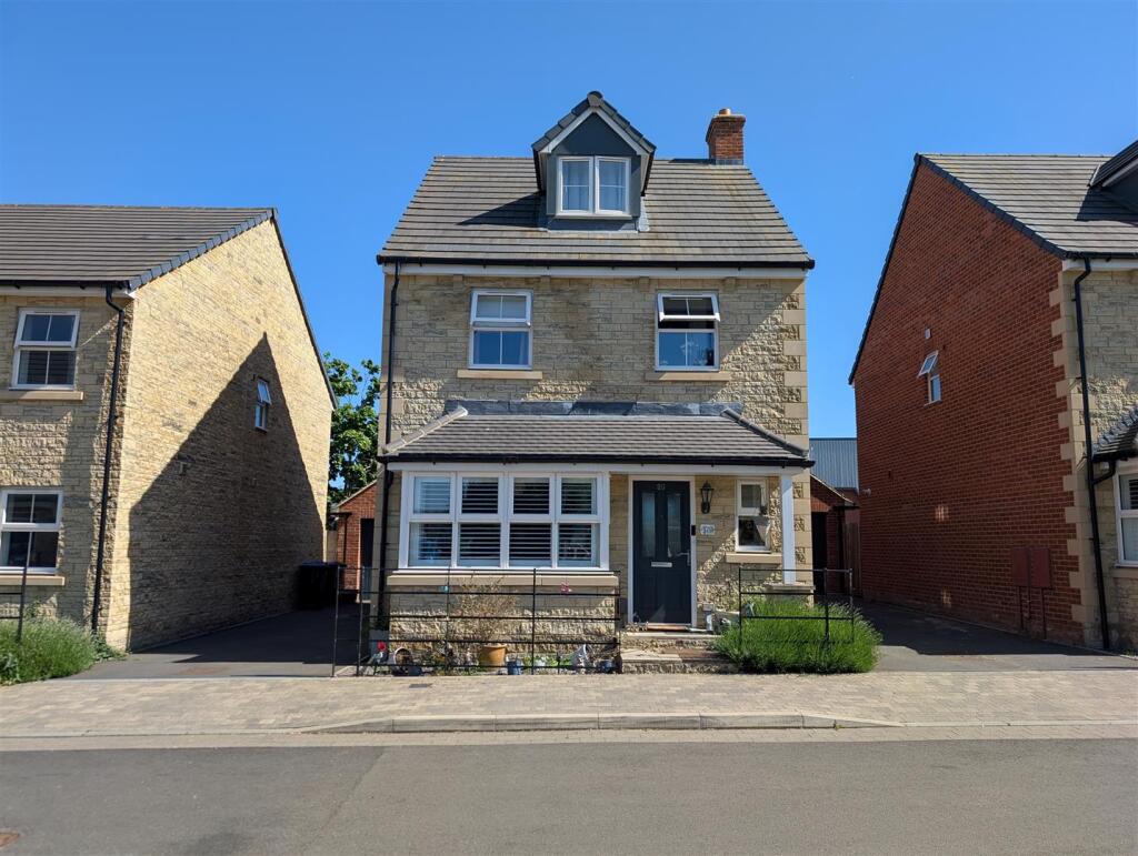 yarnbrook gardens - new front pic.jpg