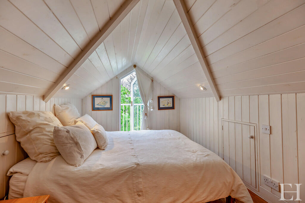 8601488-interiorW...