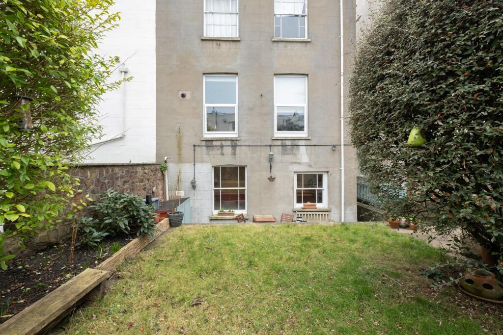 Garden Flat, 7 Cotham Side, BS6-9276.jpg