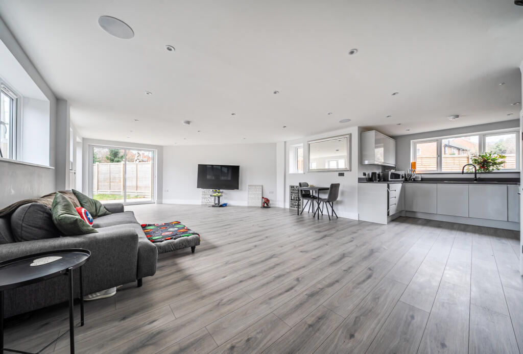 1389452-15-694020...