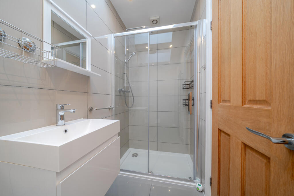 1381007-16-691c5e...