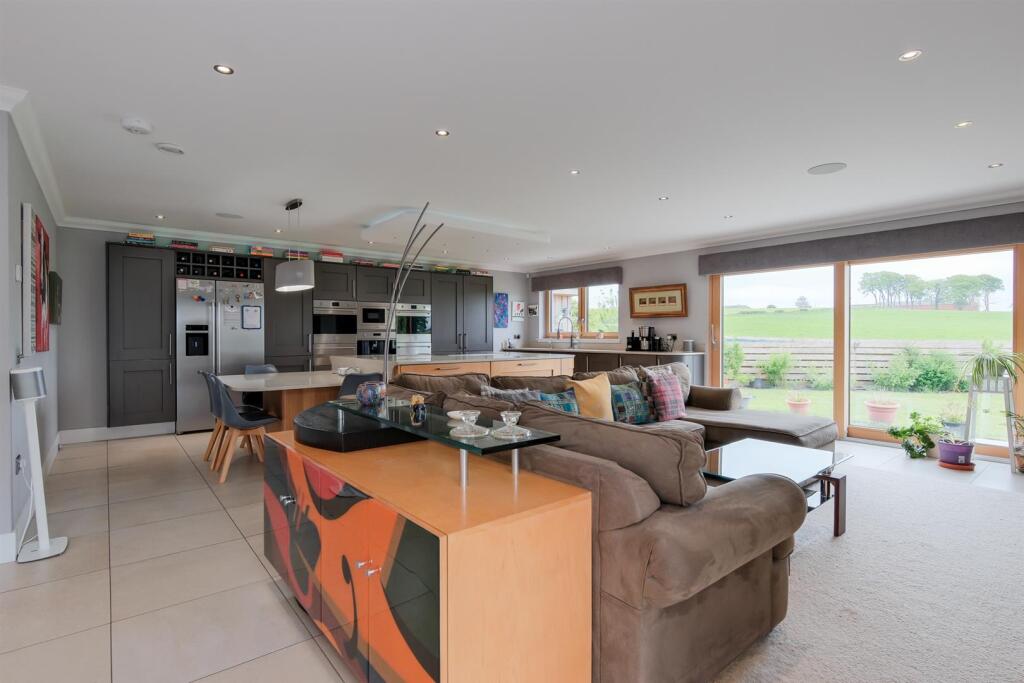 Kitchen &amp; Family Room