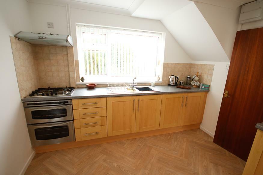 KITCHEN / BREAKFAST ROOM