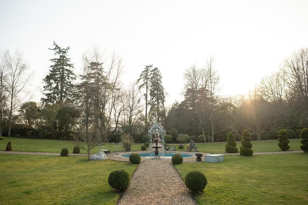 The Walled Garden, Cadnam