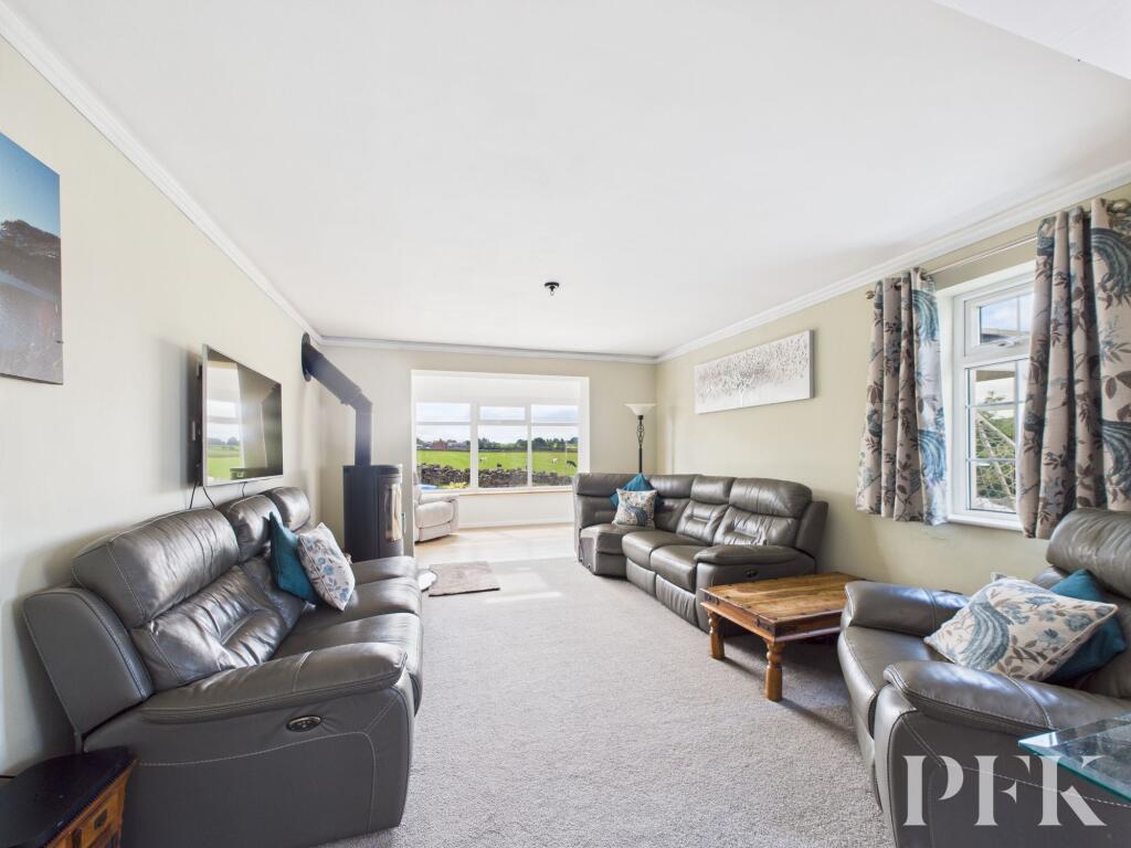 Kitchen / Dining &amp; Living Area