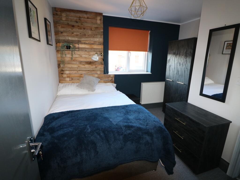 ROOM6.JPG