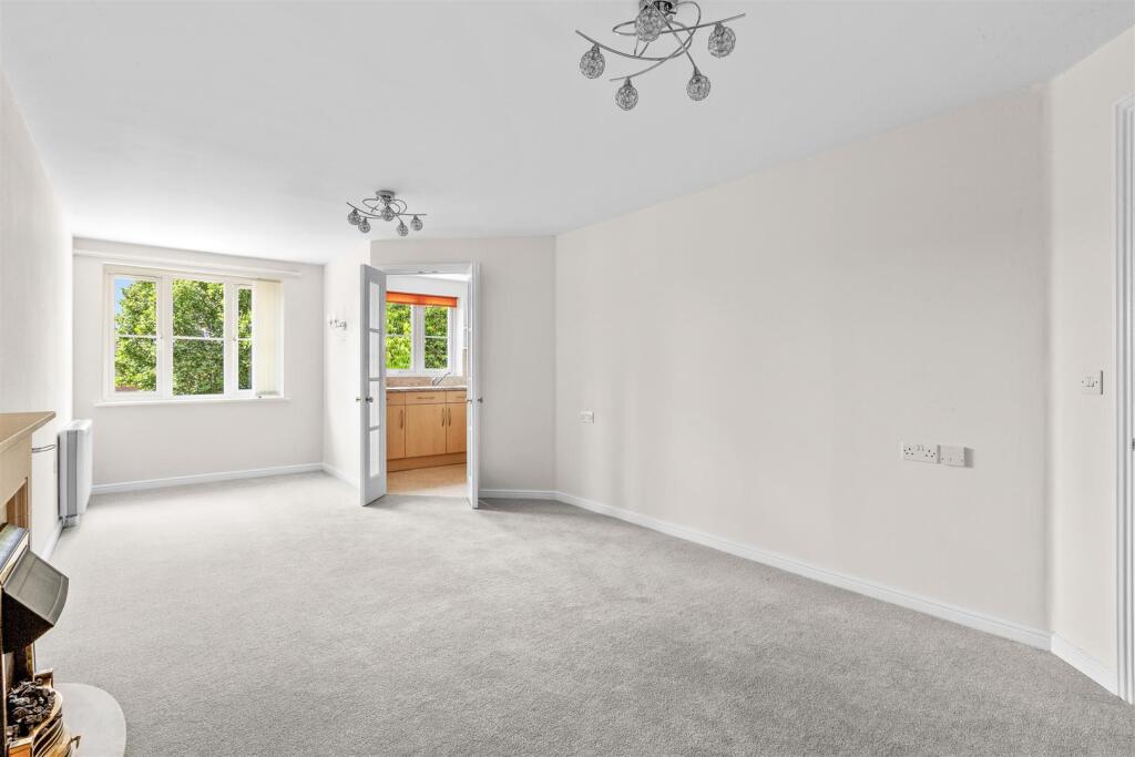 18 Hughenden Court, Penn Road, HP15 7BD-2.jpg