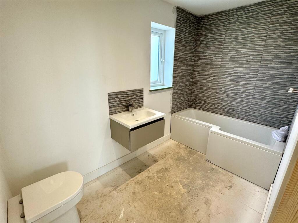 Ivy Cottage Bathroom