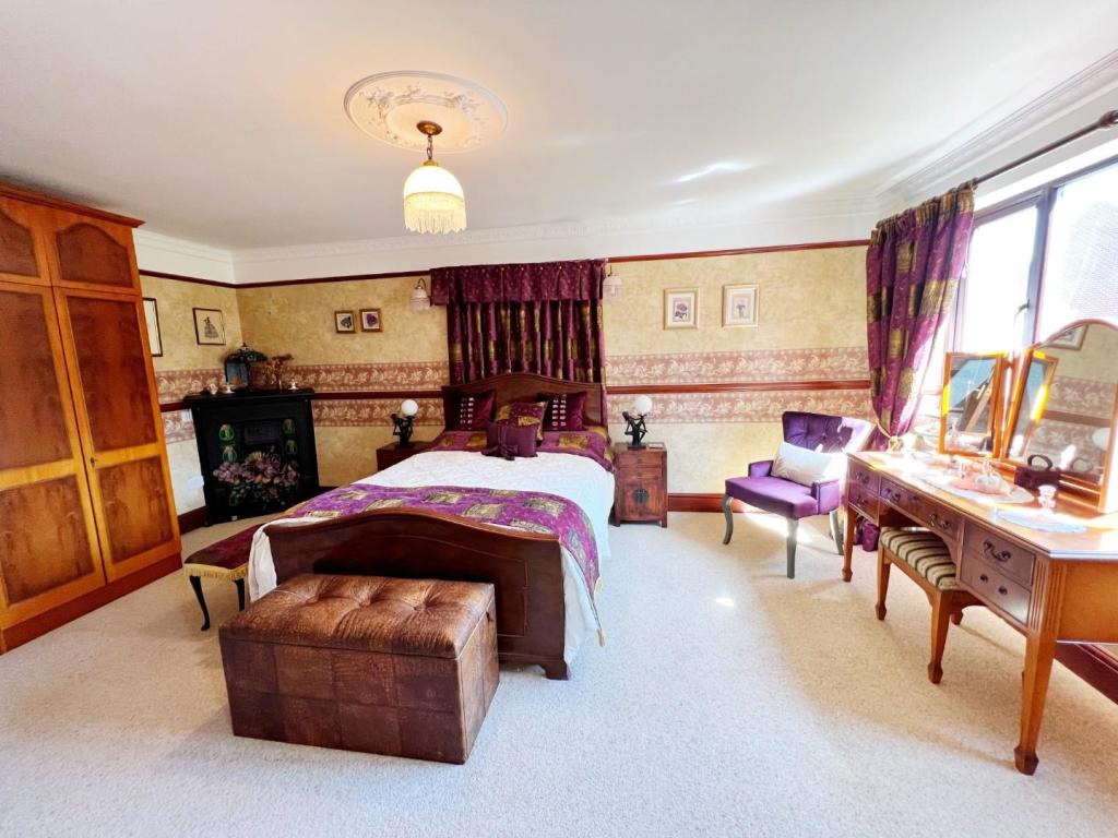 Bedroom 2 pic 5.jpg
