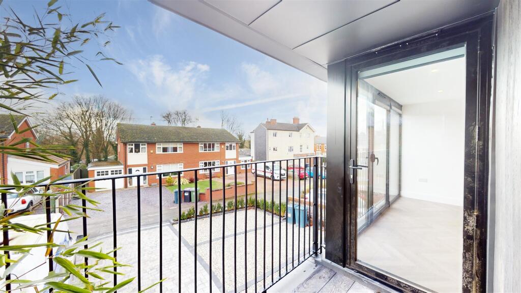 Hunters Court 7 Front Balcony.jpg