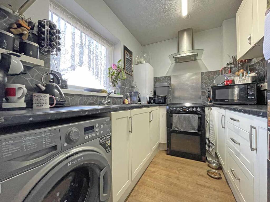 Clittaford View 5 Kitchen 2.jpg
