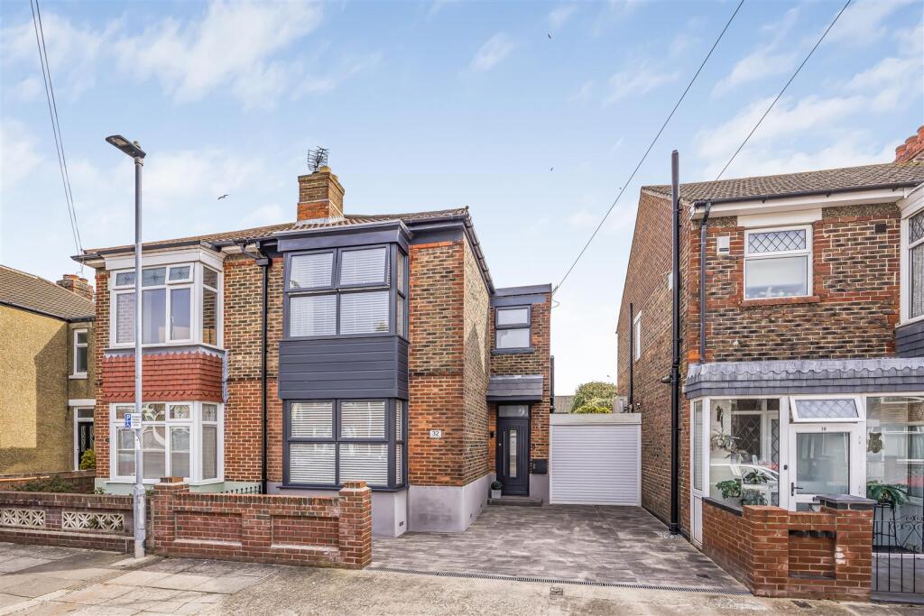 32 Kenyon Road, Copnor-PorticoMarketing-SoldBy-36.
