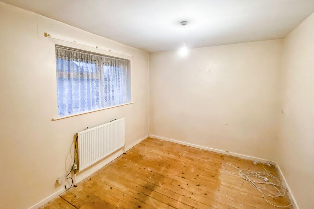 37 Manor Road, Chippenham, Wiltshire SN14 0LH