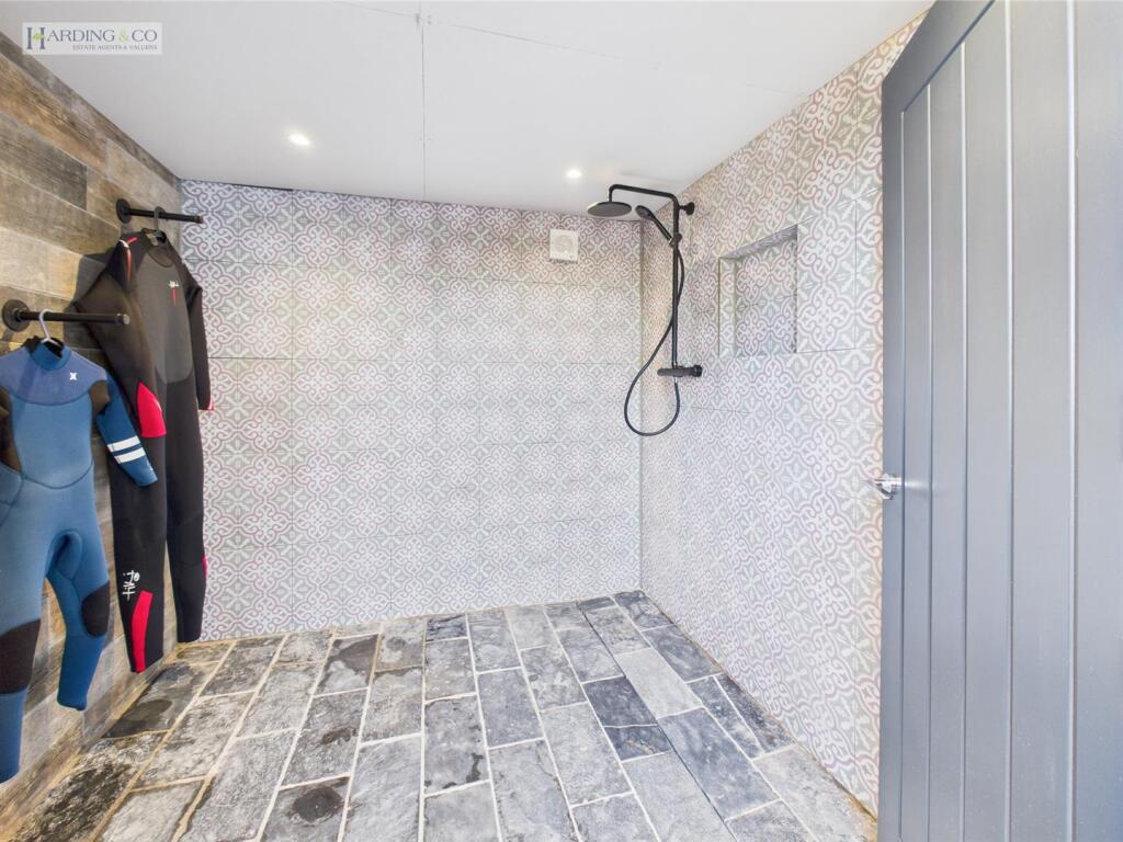 Outside Wet Room .1.jpg