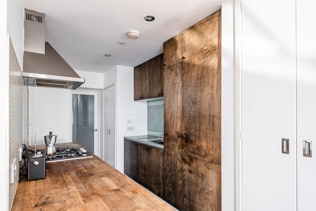 Wilton Way 95A - ...