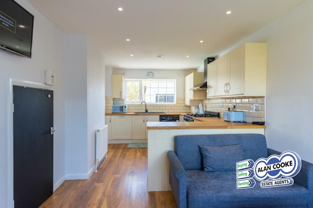 OPEN PLAN DINING KITCHEN