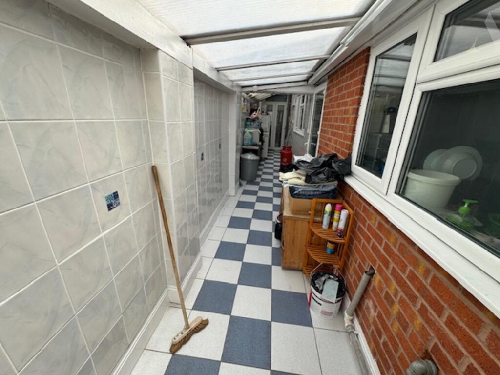 13 Monk Road lean to utulity room