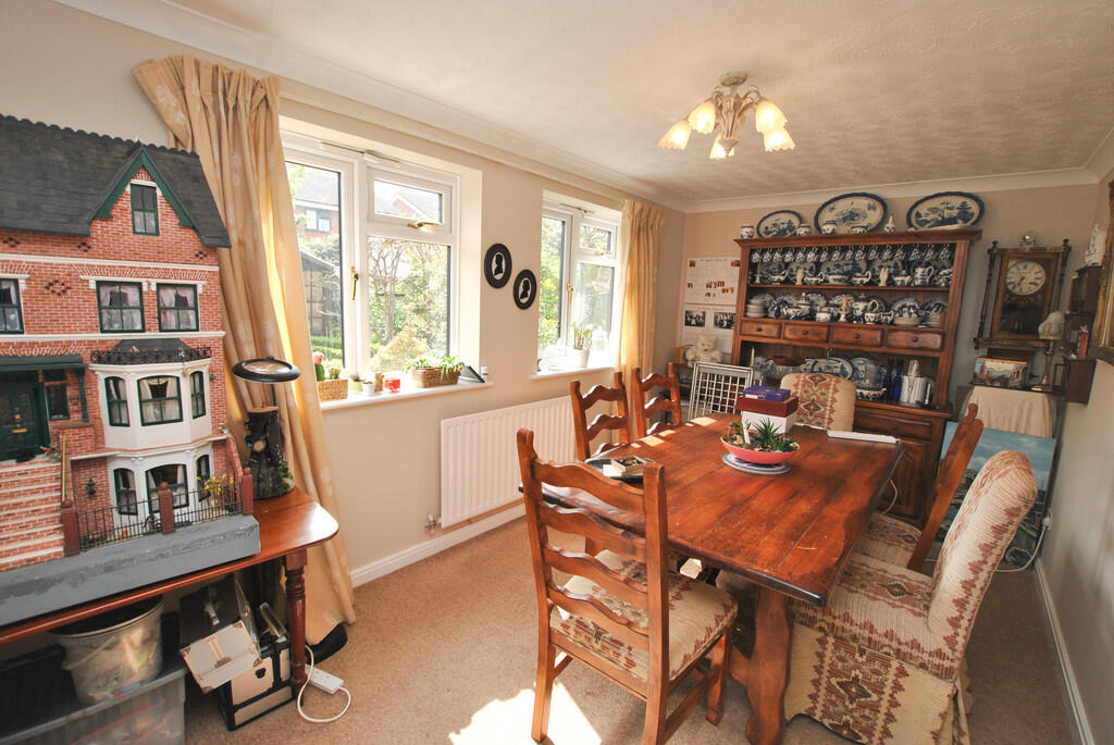 Dining room_edite...