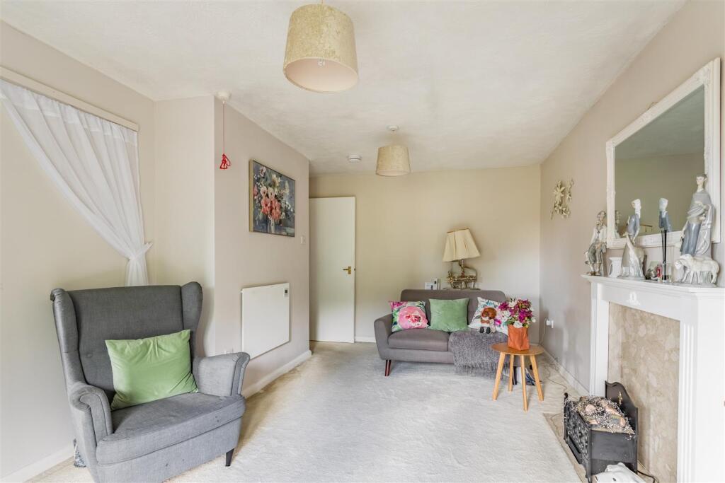 100 Windsor Court-7.jpg