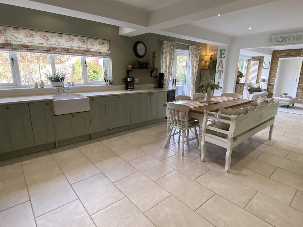 kitchen1.jpg