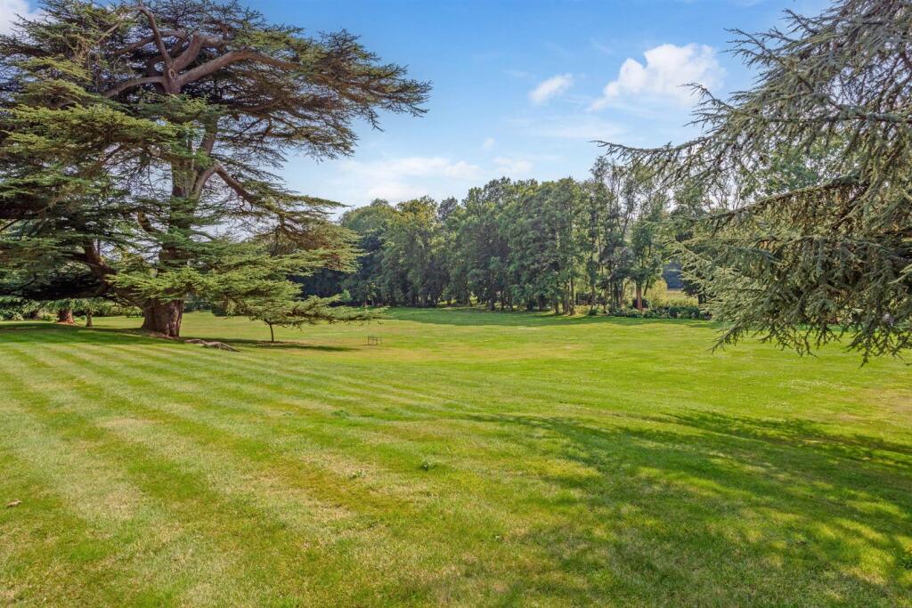 76950_3 The Courtyard Moor Park (41)_low.jpg