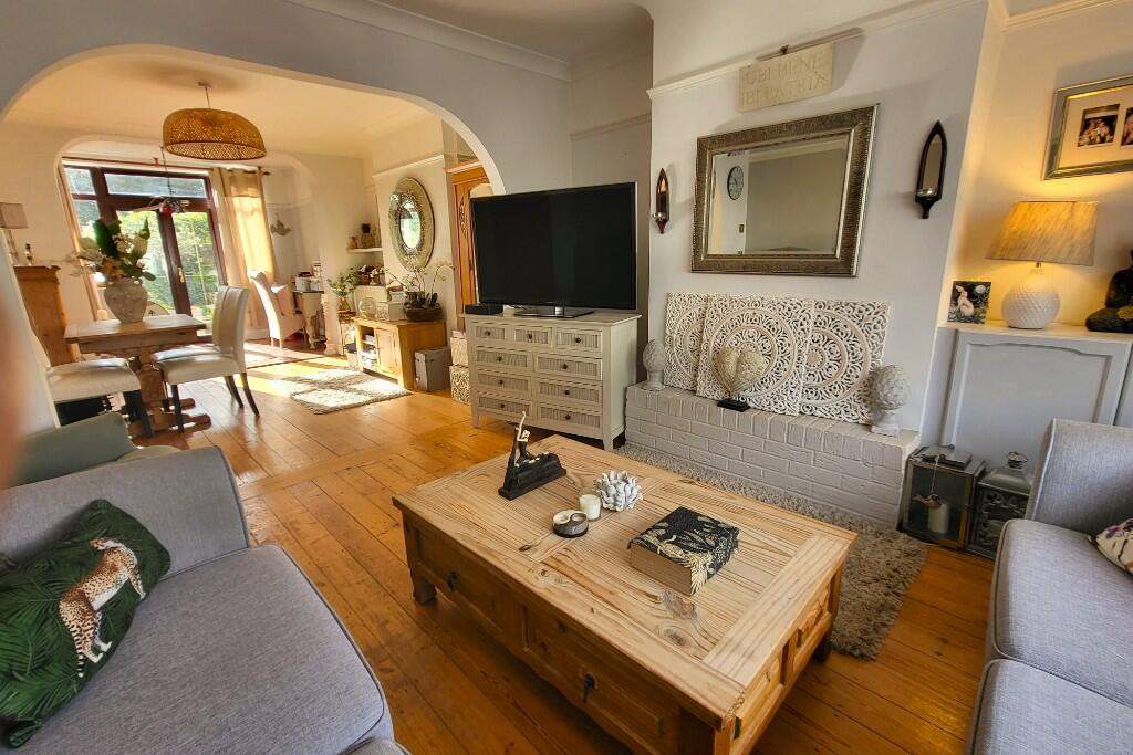 Sitting Rm to Dining