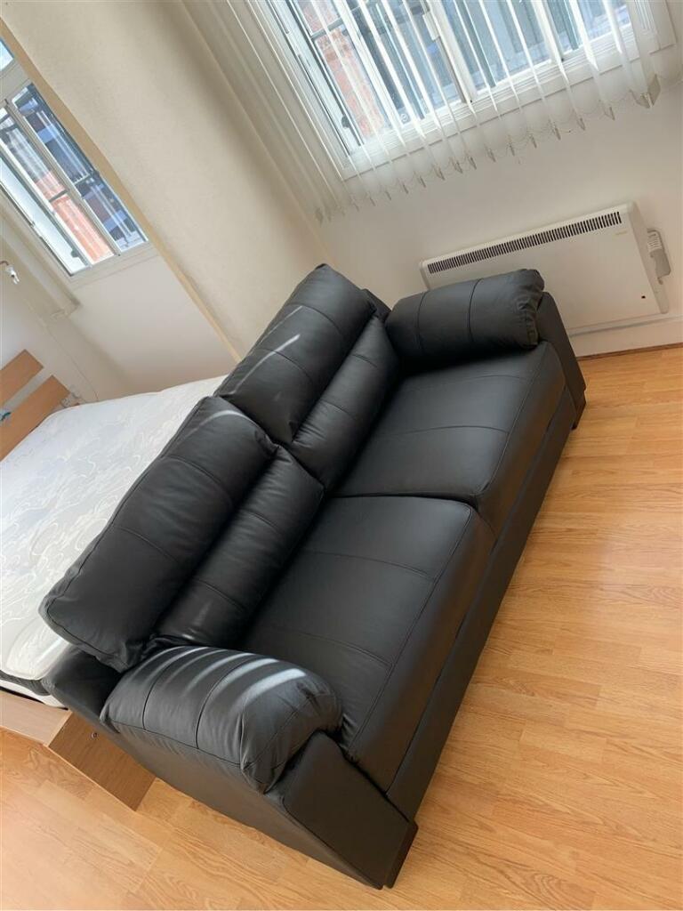 Lounge 1.jpeg