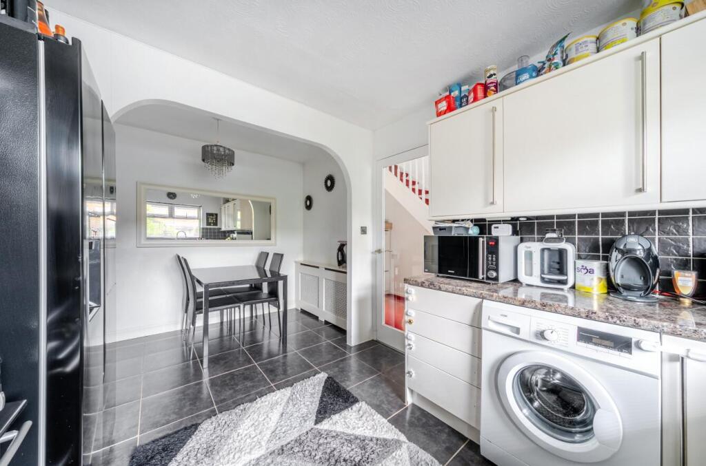 18 Whernside, Rugby (7).jpg