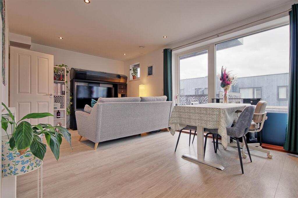 Dining area.jpg