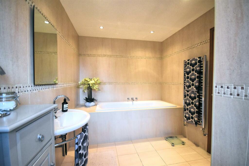 Ensuite 11.jpg